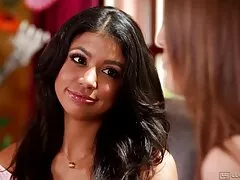 Xem video khiêu sinh vien viet nam xxx dâm của hai cô em gái đụ người cha tuyệt vời của họ và chia sẻ con cặc già của ông với chất lượng tốt, thuộc thể loại khiêu dâm tự chế và riêng tư.