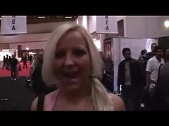 Xem video khiêu dâm cô gái tóc đen nhỏ nhắn vui vẻ với con cặc to lớn màu đen gay viet xxxx khiêu dâm giữa các chủng tộc ở chất lượng tốt, thuộc thể loại gà trống lớn.